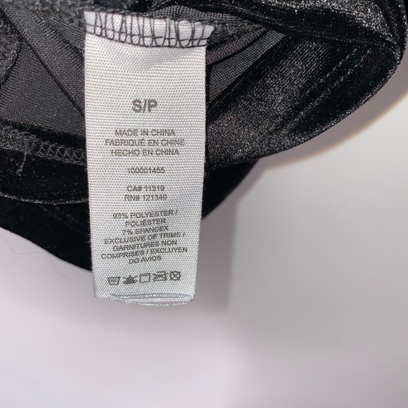 Garage off shoulder top. - Picture 5 of 5